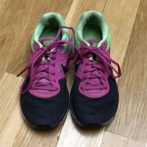 Nike size 6 multicolor